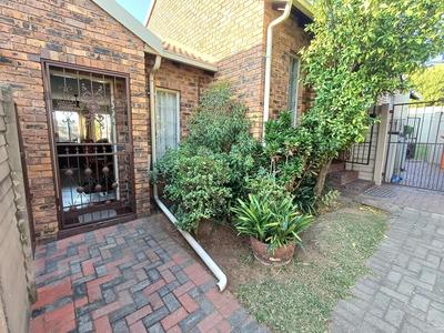 Townhouse For Sale in The Reeds Ext 9, Centurion